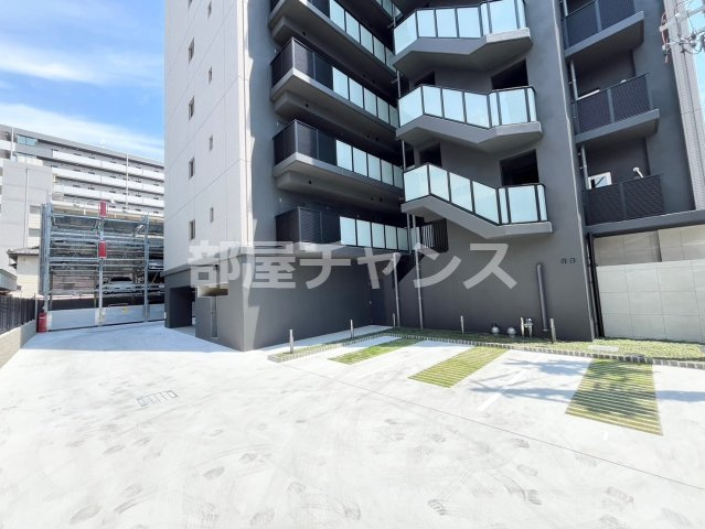 オーパスレジデンス名古屋ステーションの駐車場