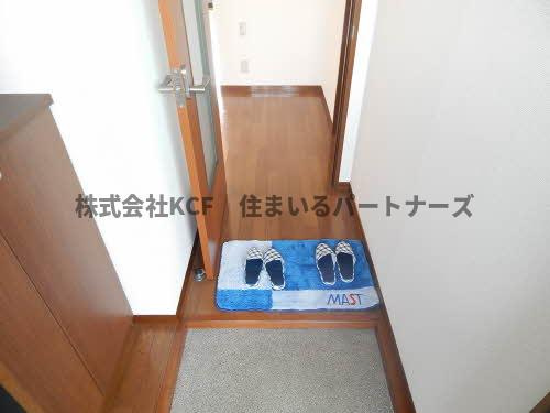 サンクチュアリー久留米Ⅵの玄関|収納もある玄関です