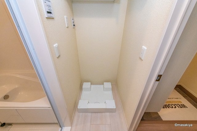 ファルコンベース若宮の洗面所|室内洗濯機置き場