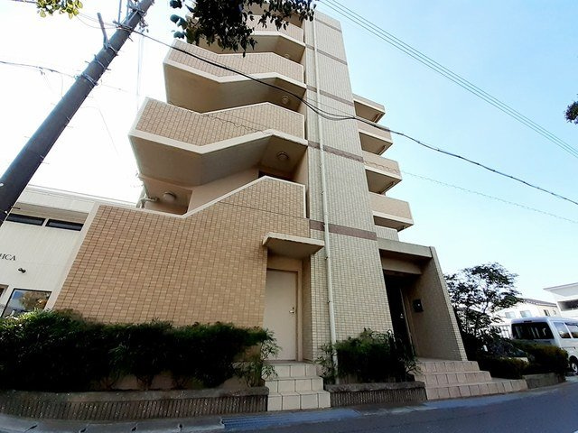 ファイン・スクエアーの外観