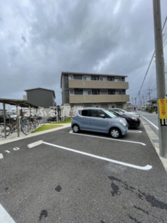 【駐車場】