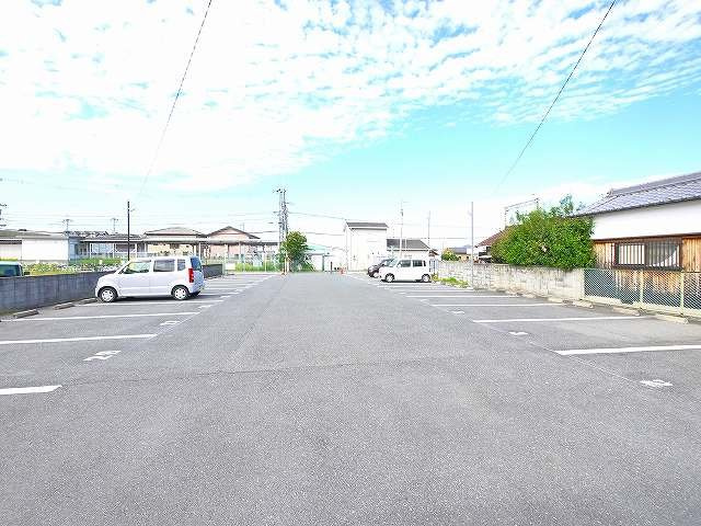 石見駅前モータープール