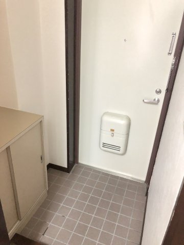 ビューハイツ桜田の玄関