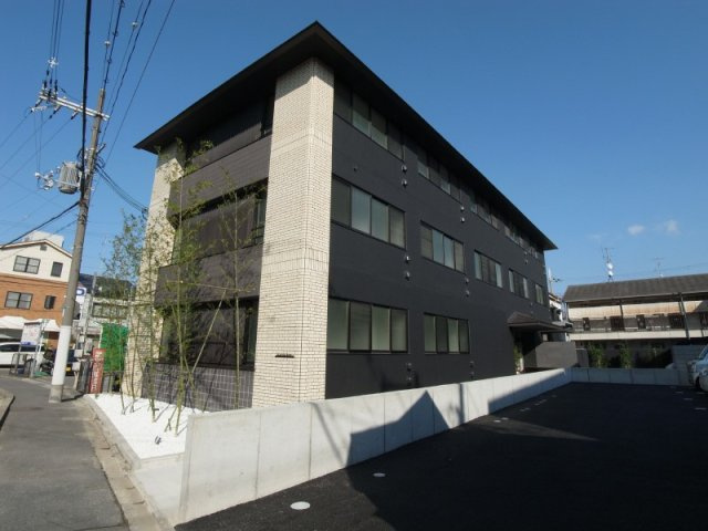 クラスタビルの外観