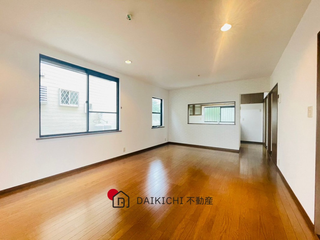 【居間・リビング】 | 加須市礼羽　中古戸建