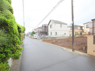 【前面道路含む現地写真】