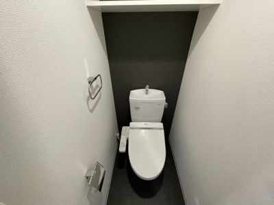 【トイレ】 | アドバンス新大阪ウエストゲートⅡ | ウォシュレット付きのトイレです。