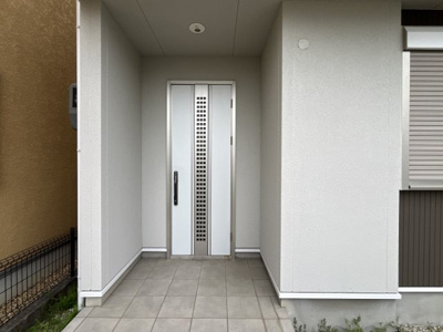 【玄関】 | 香芝市五位堂1丁目【リフォーム済】