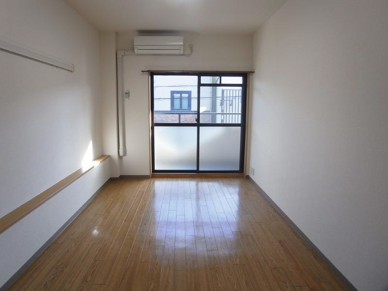 ハイツ鴨がわの居間・リビング