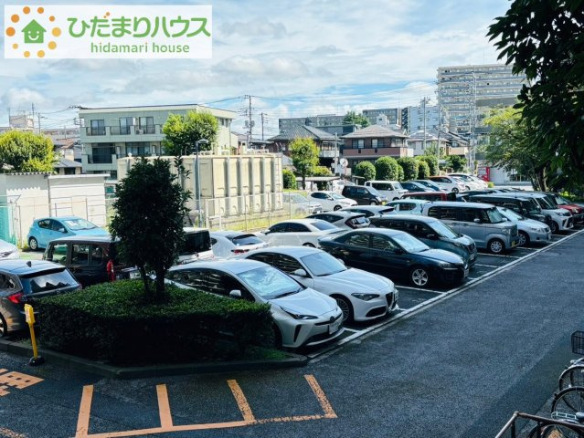 上尾市柏座3丁目　中古マンション　パーク上尾壱番館の駐車場