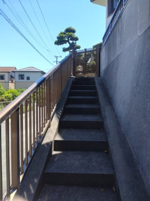 【エントランス】 | 高知市長尾山町　中古住宅