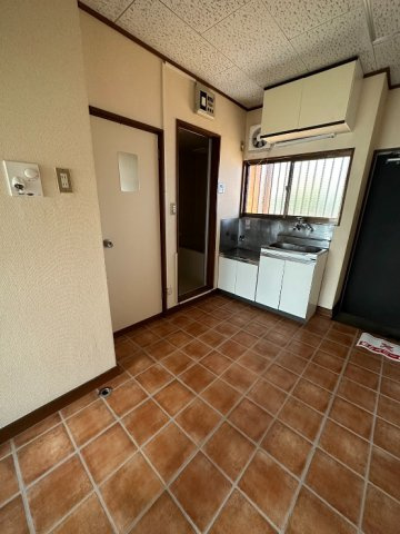 サニータイム菊野台の居間・リビング|別号室の写真です