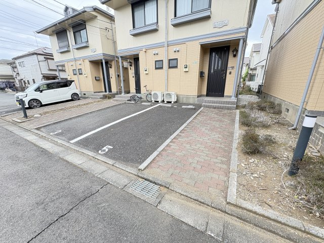 アルカディアBの駐車場|※別部屋のイメージ写真です。
