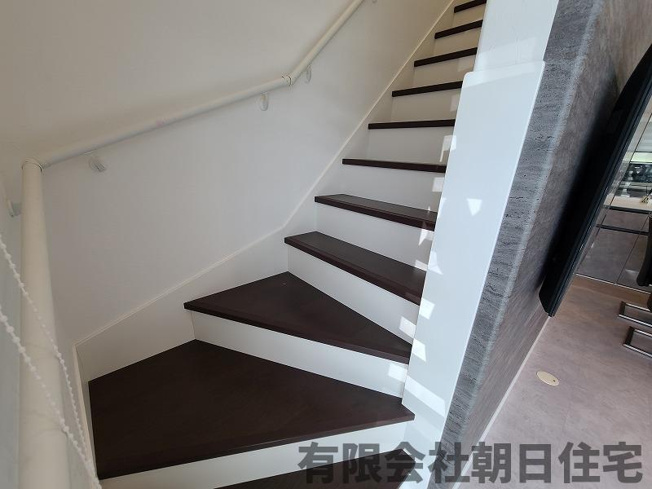 【その他】 | 八雲町日吉築浅中古戸建 | おしゃれな階段