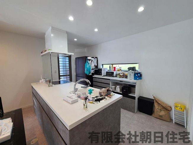 【キッチン】 | 八雲町日吉築浅中古戸建 | 明るくおしゃれなアイランドキッチン