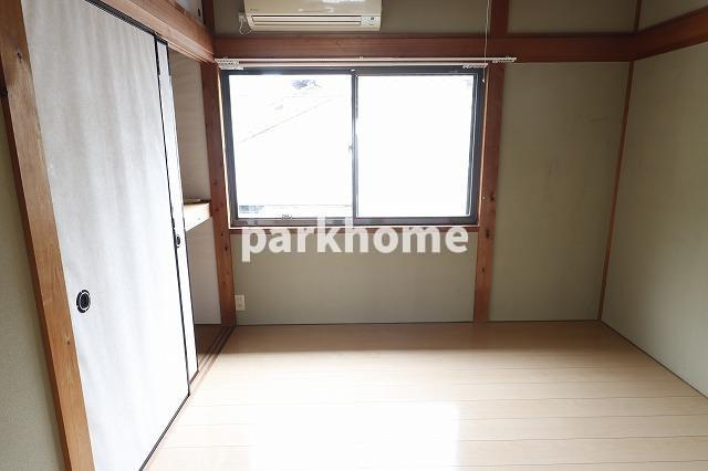 朝倉西町　戸建貸家の洋室|個人の部屋や寝室として使える洋室です