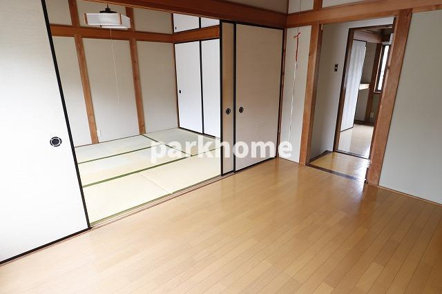 朝倉西町　戸建貸家の洋室|個人の部屋や寝室として使える洋室です