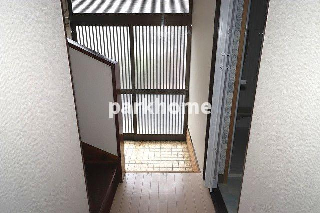 朝倉西町　戸建貸家の玄関|きれいな玄関です