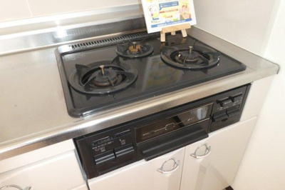 【キッチン】 | アメニティハイツⅡ | 三口コンロ