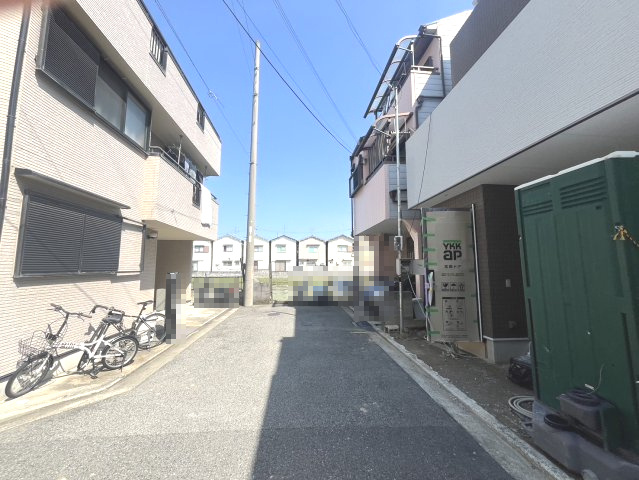 堺市東区菩提町１丁の新築一戸建の前面道路含む現地写真