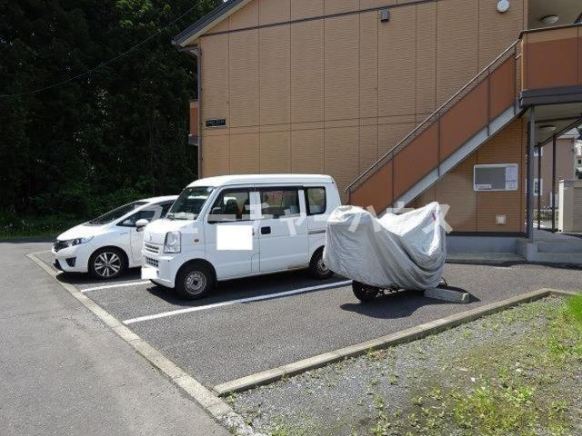 グリーンコートの駐車場