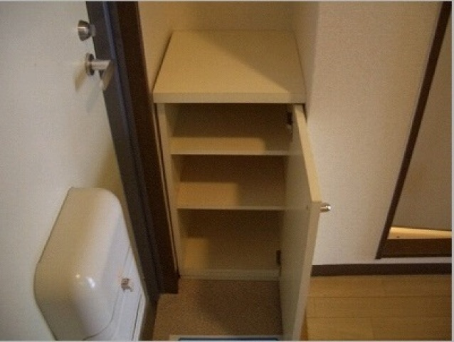 【玄関】 | リーベハイツ青山 | 別間取りタイプの写真