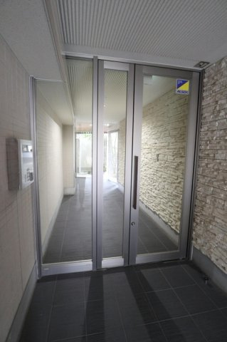 サクシード姫路駅南のエントランス