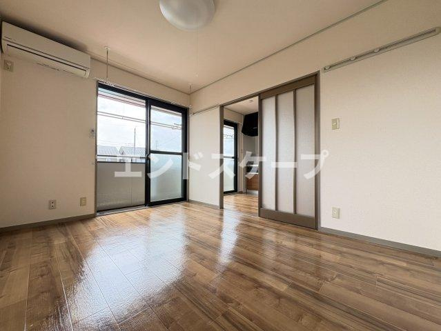 ヴェルフィーユAの居間・リビング|高崎、前橋のお部屋探しはエンドスケープまで！お客様の理想お聞かせ下さい♪