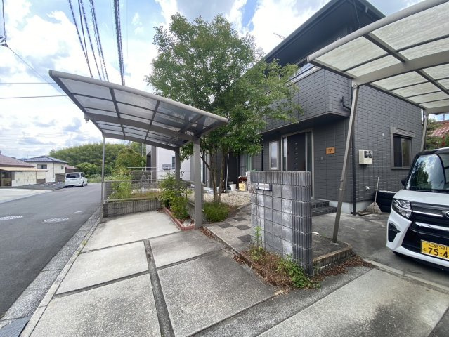 廿日市市津田戸建ての駐車場