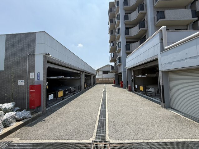 ギャラリーコートハイム上野芝の駐車場