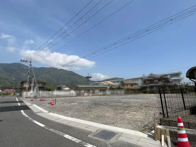 【前面道路含む現地写真】 | 大津市南小松1156-6　分譲地