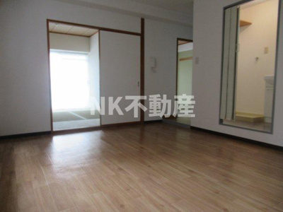 【居間・リビング】 | ファミール吉村（吉田賃貸） | ゆったりとした居間です