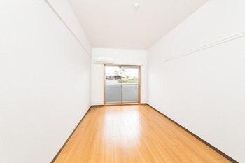 ブランバックスの居間・リビング