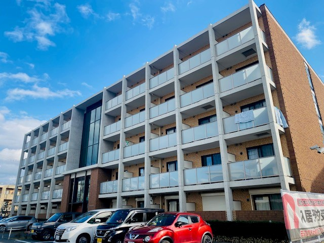 ロイヤルドミトリー同志社前の外観