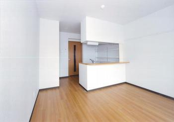 ロイヤルドミトリー同志社前の居間・リビング|Bタイプ