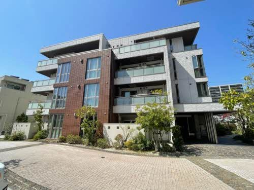 ヴィルヌーブ諏訪野 N棟のエントランス|建物の内部です