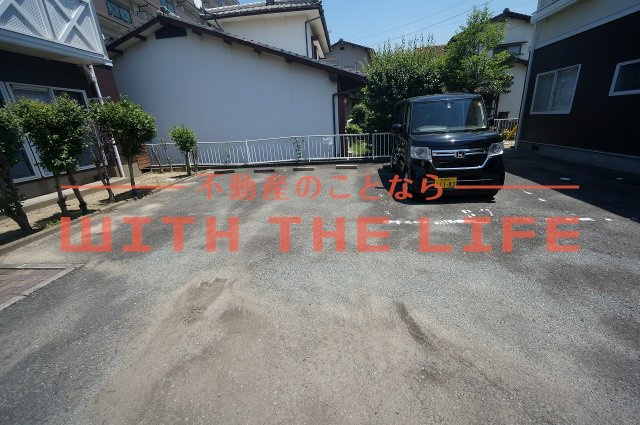グリフォンガーデン池尻【キャッシュバック対象物件】の駐車場