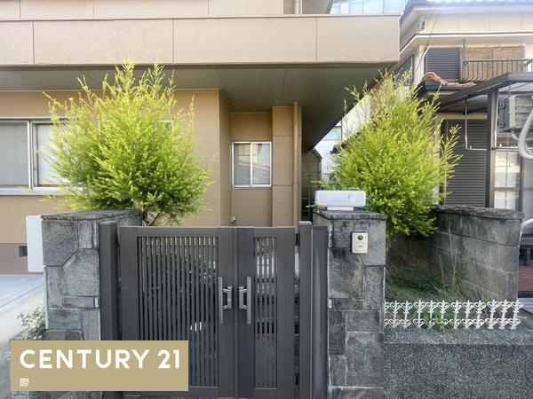 和歌山市西浜３丁目　中古戸建の玄関