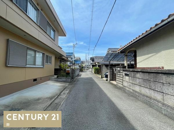 和歌山市西浜３丁目　中古戸建の前面道路含む現地写真