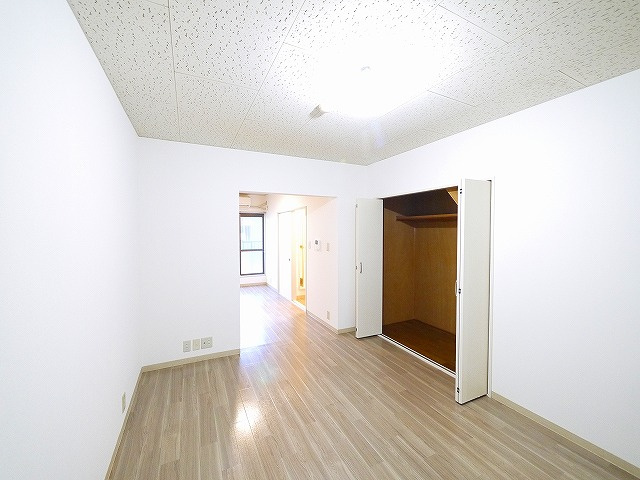 ローゼ宝来Ⅲの居間・リビング