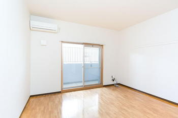 フラッツ室町の居間・リビング