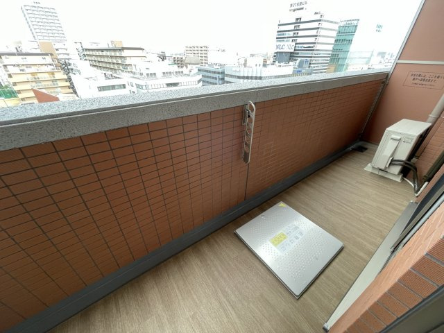 ORSUS新大阪（旧プレジオ新大阪ROUGE）のバルコニー