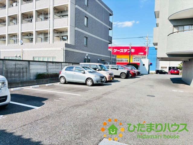 セントラルコート上尾ジョワイユの駐車場