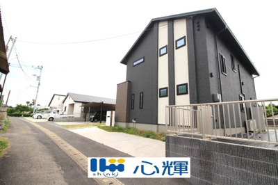 【前面道路含む現地写真】 | 宇部市西梶返2丁目中古2階建（太陽光発電・AI付き蓄電池設置） | コミュニティー以外の方々の出入りも少なく、お車の出し入れも楽々です。
