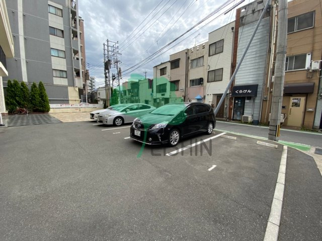 クリスタルリゾートタワーの駐車場