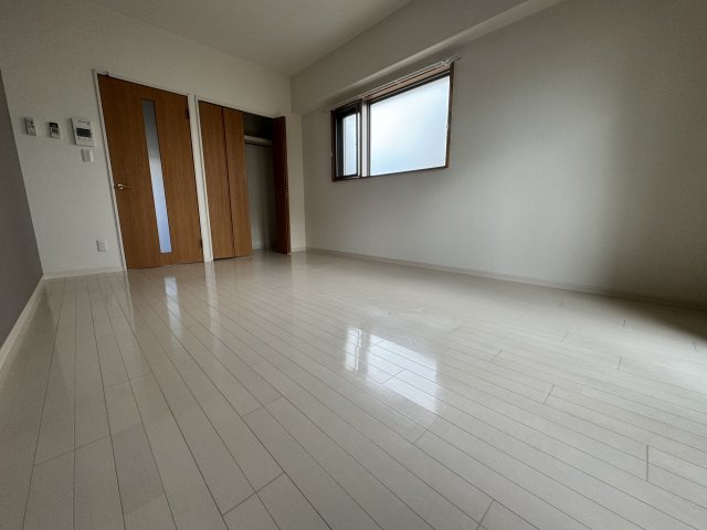 【寝室】八番町ビルディング