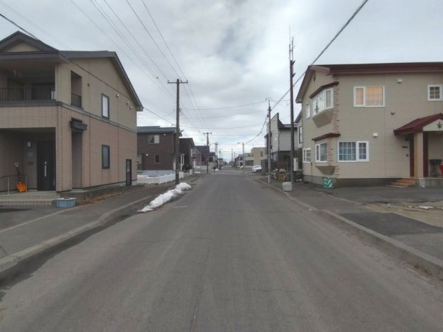 若草町売土地【更地になりました！】の前面道路含む現地写真