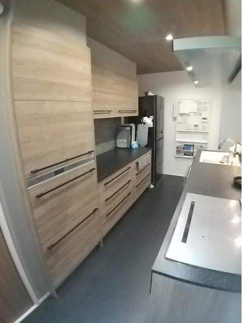 曙3丁目【築浅】中古住宅のキッチン|嬉しいキッチン周辺収納完備