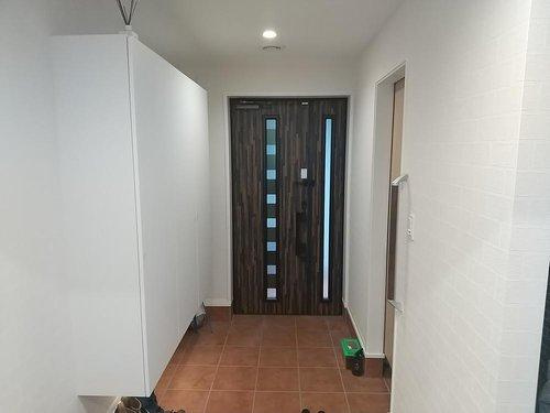 曙3丁目【築浅】中古住宅の玄関