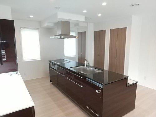 鶴居村字幌呂原野南4線　中古住宅のキッチン|アイランドキッチン